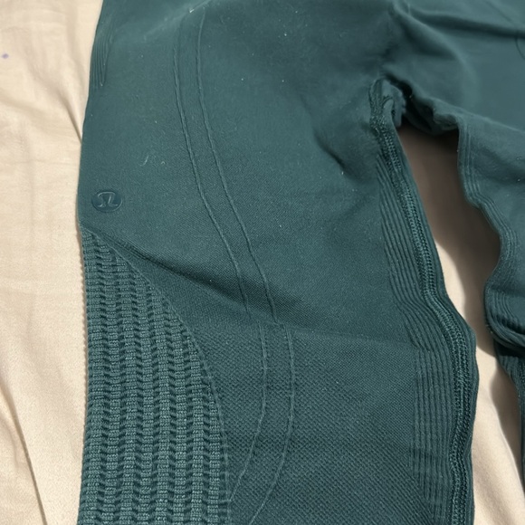 Lululemon Capri - Picture 2 of 2